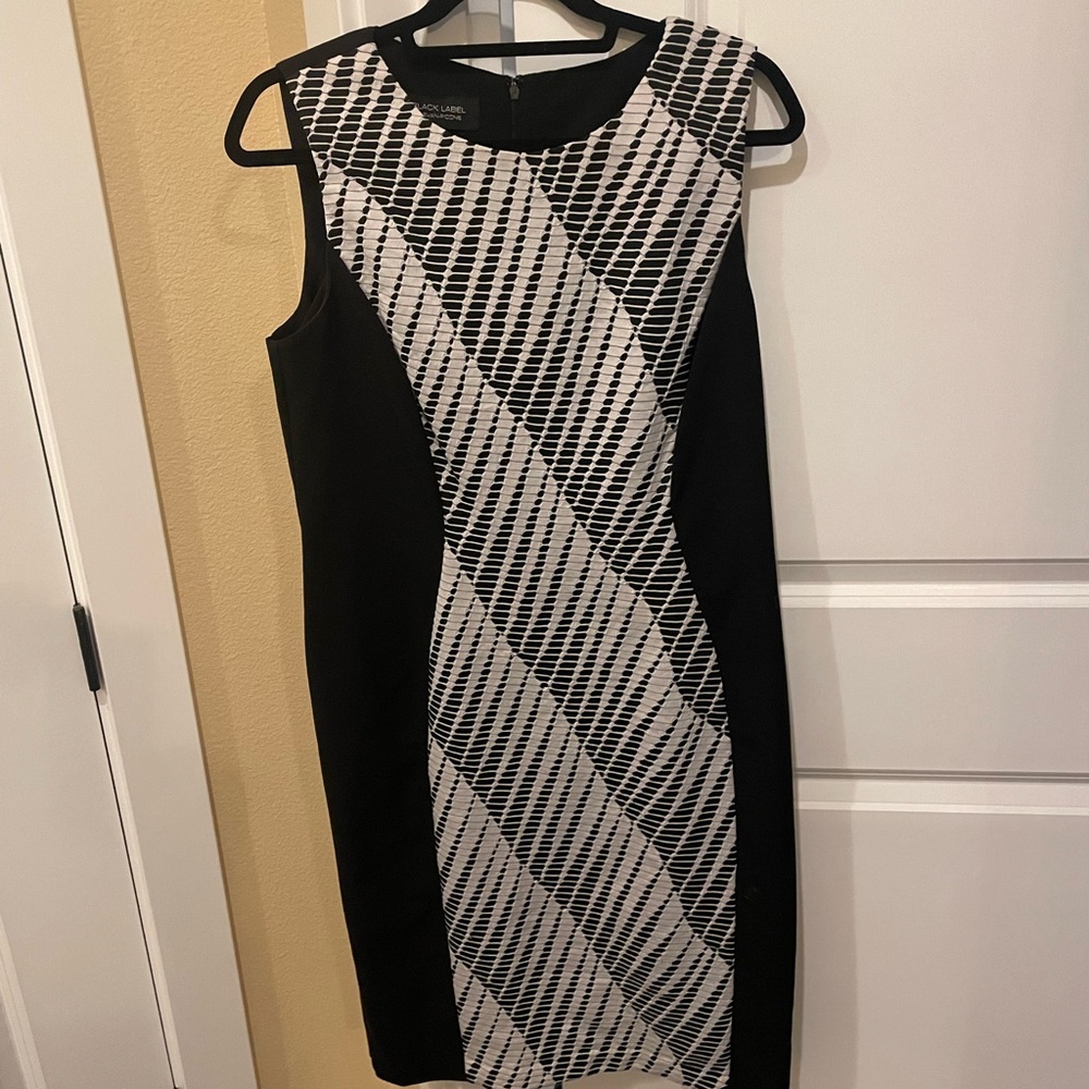 Evan Picone Black Label slenderizing dress size 12.